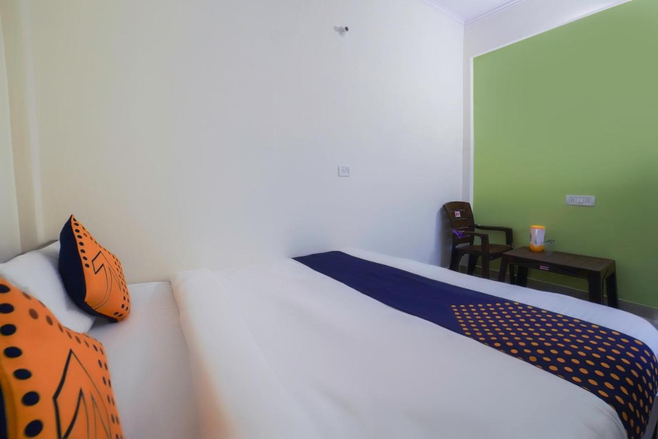 สปอต ออน 67119 โฮเต็ล ศิวัม เรซิเดนซี Hotel Rampura  ภายนอก รูปภาพ