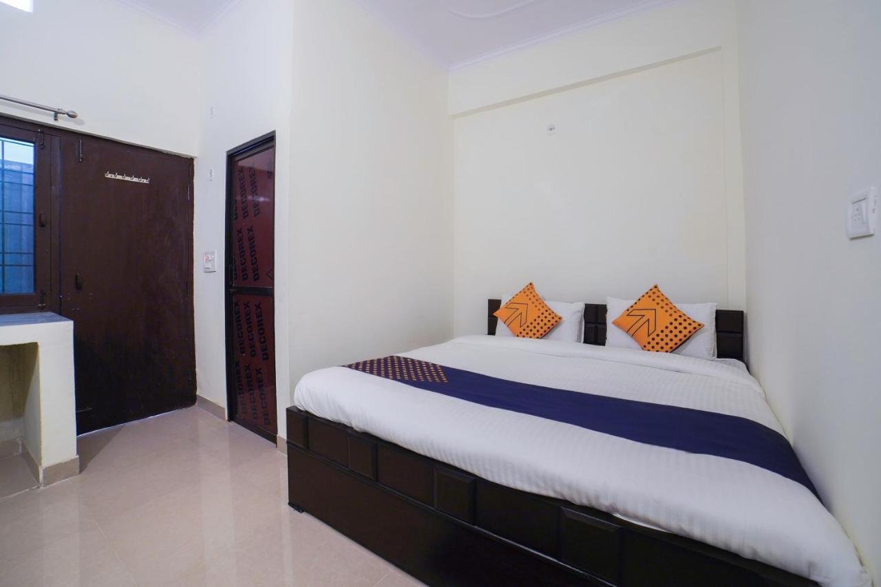 สปอต ออน 67119 โฮเต็ล ศิวัม เรซิเดนซี Hotel Rampura  ภายนอก รูปภาพ