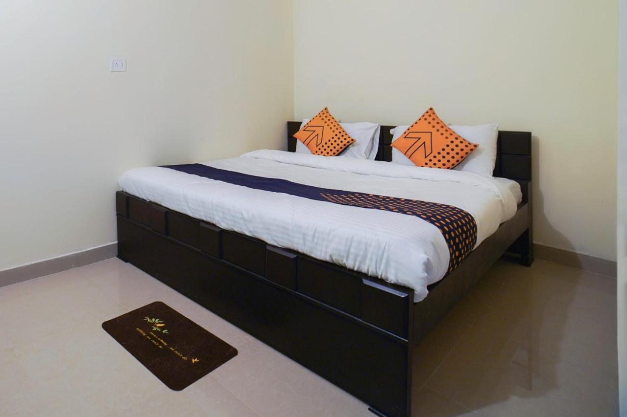 สปอต ออน 67119 โฮเต็ล ศิวัม เรซิเดนซี Hotel Rampura  ภายนอก รูปภาพ