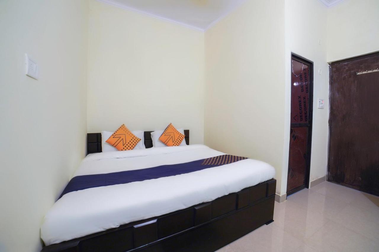สปอต ออน 67119 โฮเต็ล ศิวัม เรซิเดนซี Hotel Rampura  ภายนอก รูปภาพ